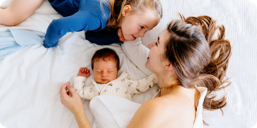 Tandem Feeding Simplified: Your No-Stress Guide to Nursing Two at Once
