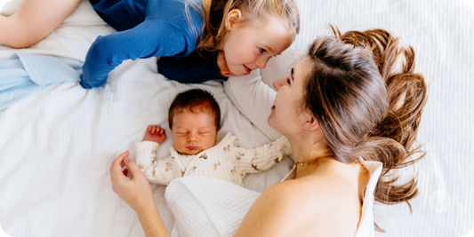 Tandem Feeding Simplified: Your No-Stress Guide to Nursing Two at Once